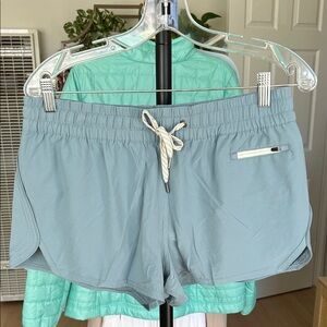 NWT. Vuori Clementine Shorts. Size Large. 2.5” inseam.